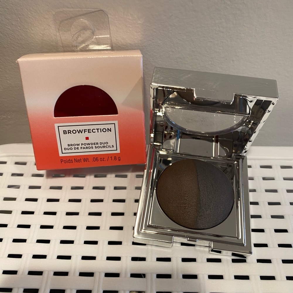 European Wax Center eye Brow Powder Duo Dark (mocha/ebony)